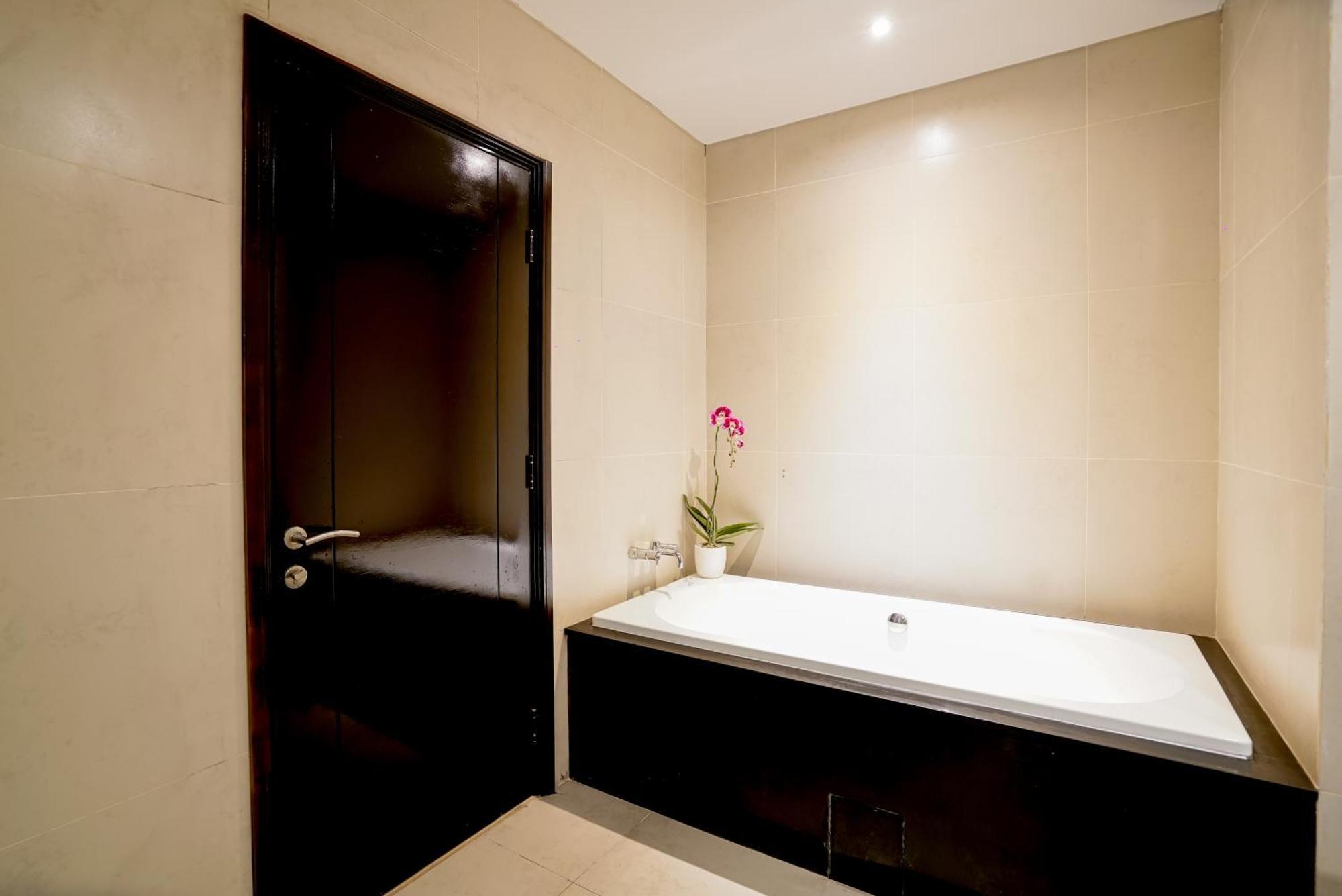 The Kirana Canggu Hotel Экстерьер фото