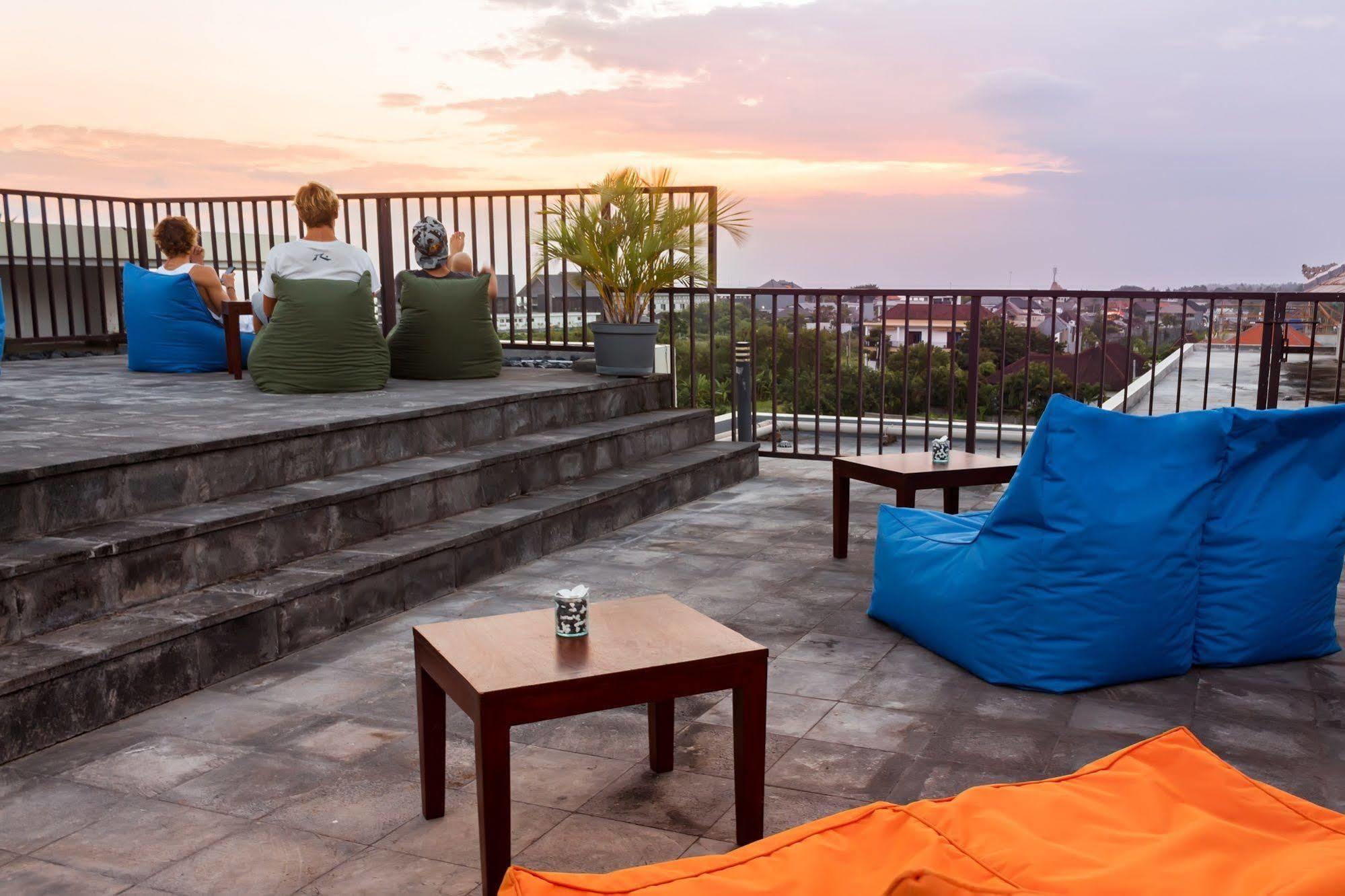 The Kirana Canggu Hotel Экстерьер фото